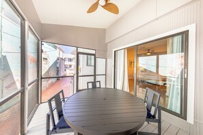 Apartment, 1 King Bed with Sofa bed, Kitchen | Terrace/patio