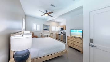 华丽开间, 1 张特大床, 简易厨房 | 羽绒被、特色装修、特色家居、熨斗/熨板