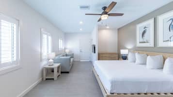 Estudio Deluxe, 1 cama King size, cocineta | Edredón, decoración personalizada y muebles diferentes