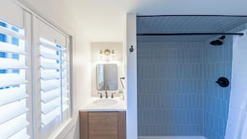 Deluxe Suite, 1 Bedroom, Kitchenette | Individually decorated, individually furnished, iron/ironing board