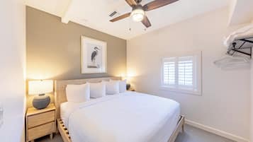 Suite Deluxe, 1 trÚs grand lit et 1 canapé-lit, coin cuisine | Couette en duvet d'oie, décoration personnalisée