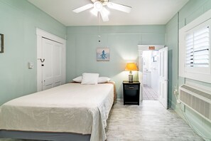 Suite, 1 Bedroom, Kitchen