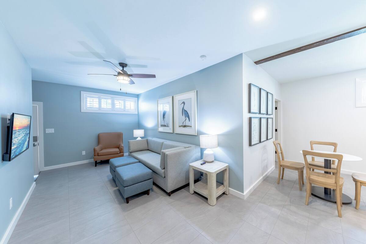 Deluxe Suite, 1 King Bed with Sofa bed, Kitchenette | Down comforters, individually decorated, individually furnished