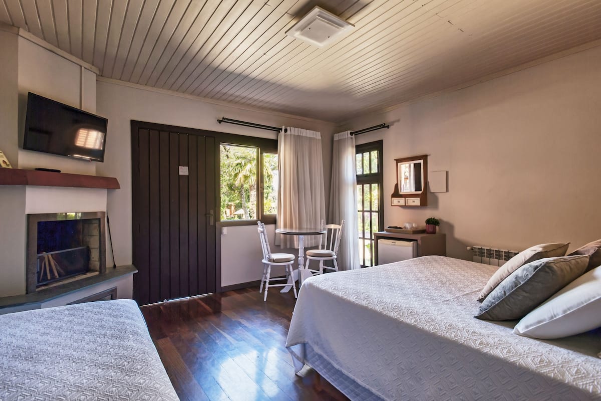 Minibaari, äänieristys, silitysrauta/-lauta, ilmainen Wi-Fi