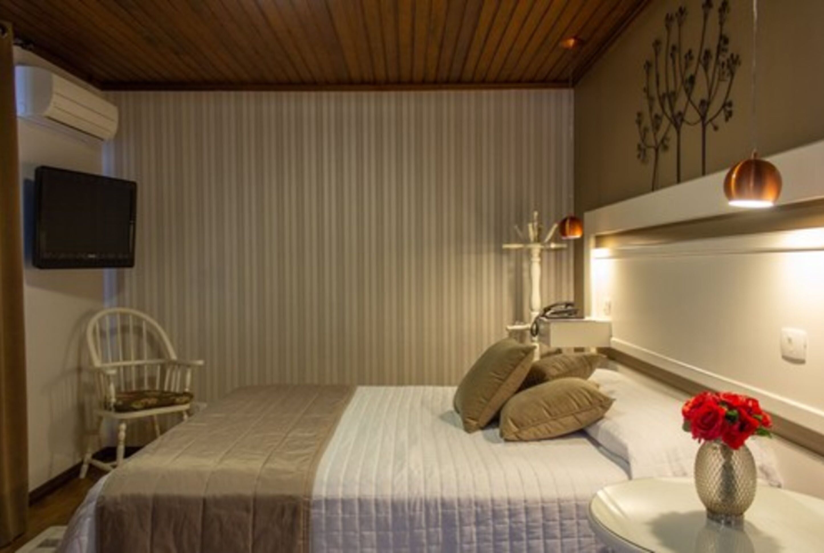 Minibar, insonorización, tabla de planchar con plancha y wifi gratis 