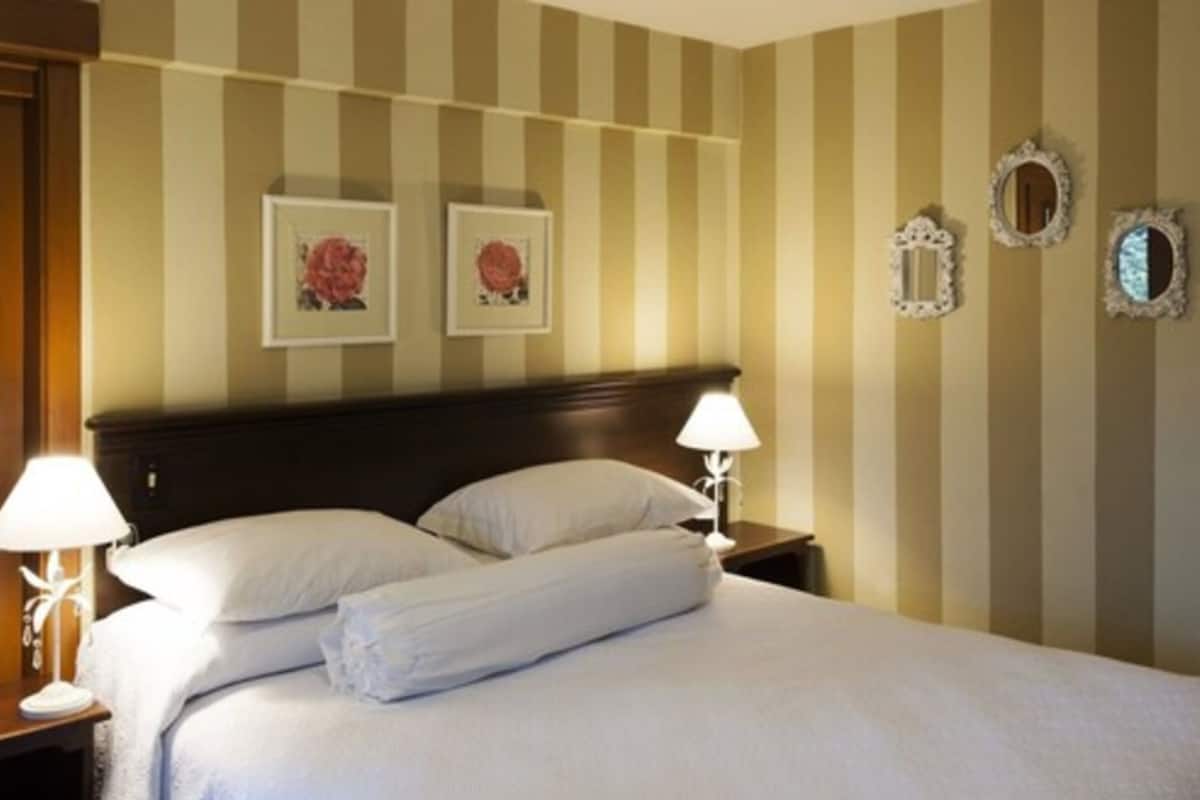 Minibaari, äänieristys, silitysrauta/-lauta, ilmainen Wi-Fi