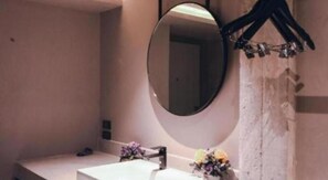 Bathroom - The Green View (Pattaya)