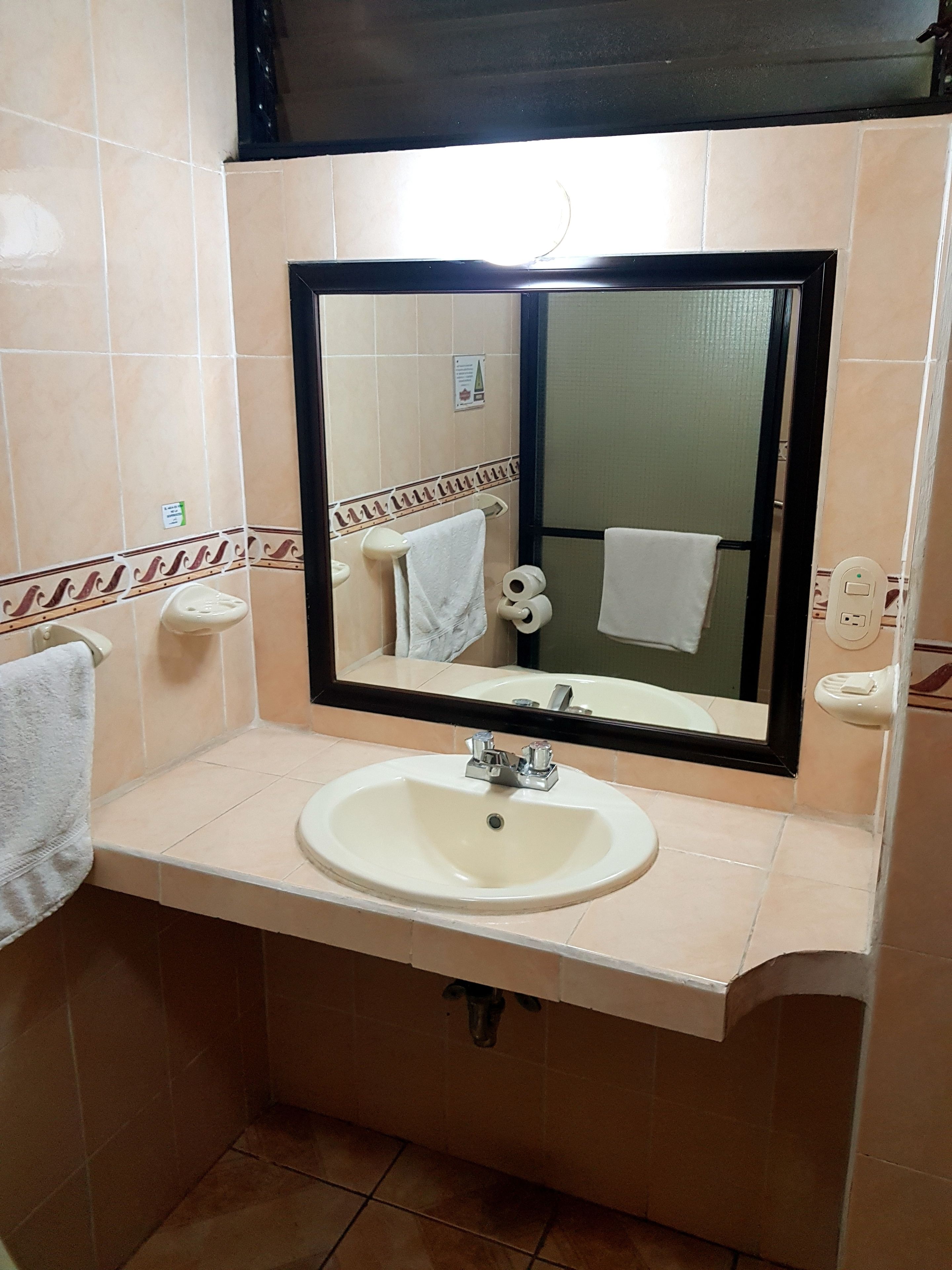 standard triple room | bathroom | shower, free toiletries, towels
