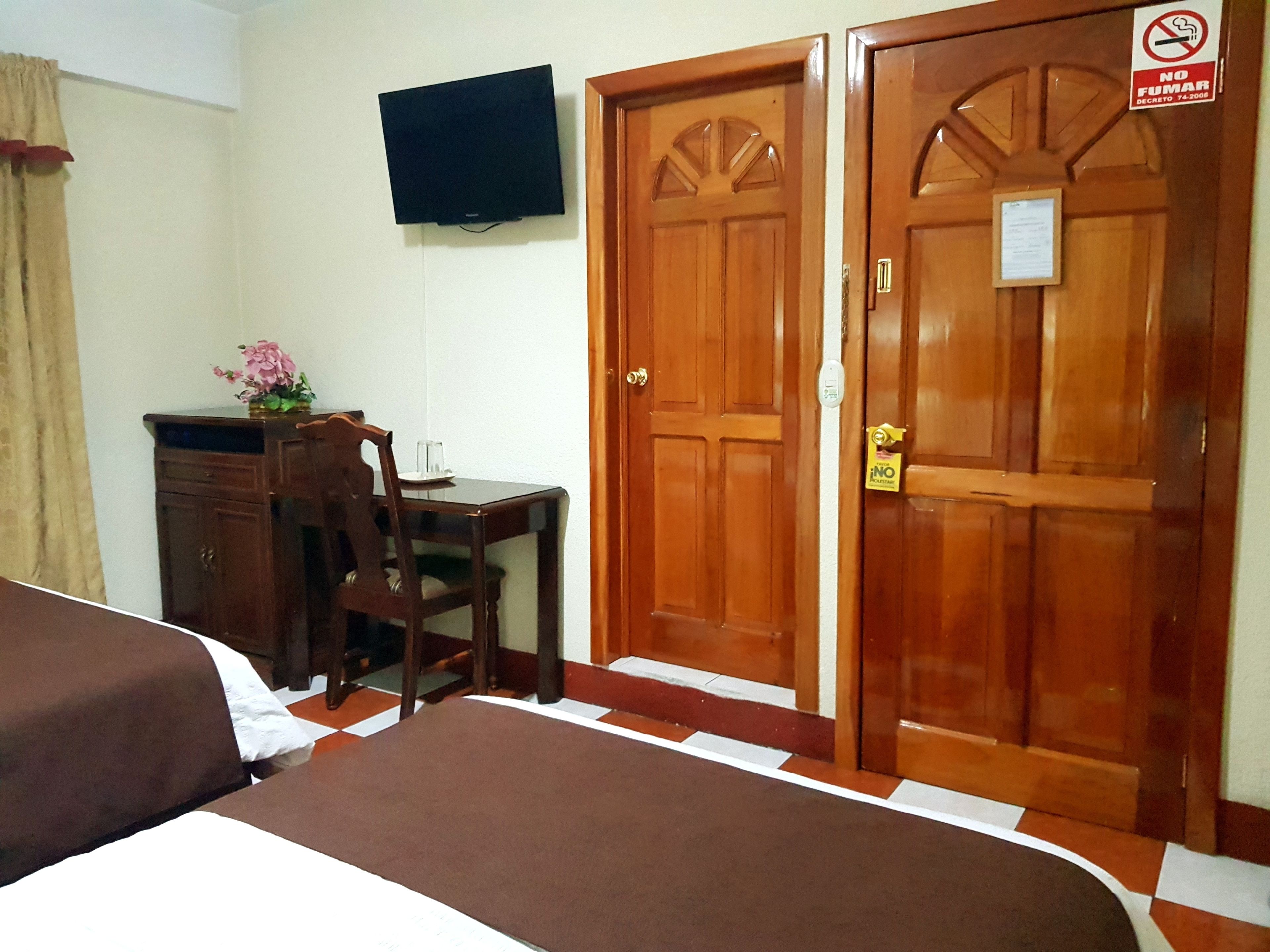 double room, 1 queen bed | desk, iron/ironing board, free wifi, bed sheets