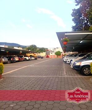 Free self-parking - Hotel Las Americas (Quetzaltenango)