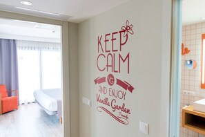 Deluxe Suite, Hot Tub, Pool View | Premium bedding, down duvets, memory-foam beds, in-room safe - Vanilla Garden Boutique Hotel - Adults Only (Arona)