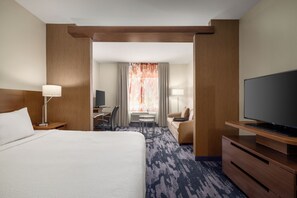 Combined shower/bathtub, free toiletries, hair dryer, towels - Fairfield Inn & Suites by Marriott West Monroe (West Monroe)