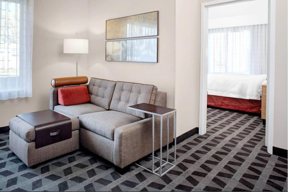 smart tv, netflix, offices