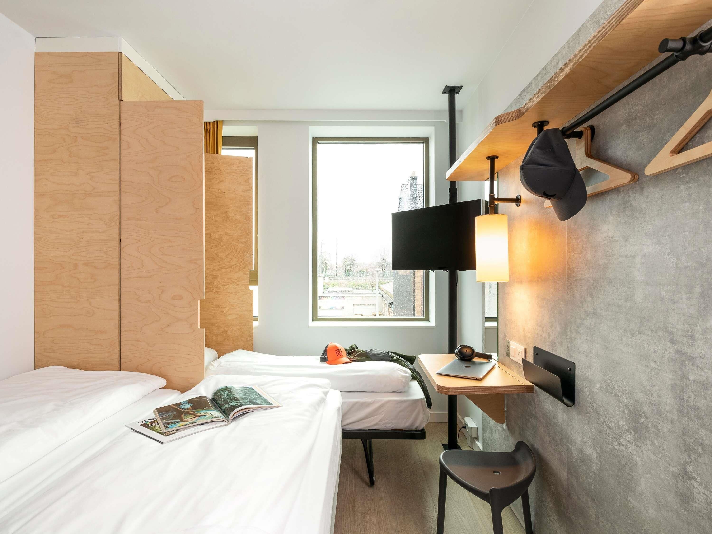 Triple room, 1 double bed + 1 single bed | Blackout curtains, soundproofing, free cots/infant beds, free WiFi