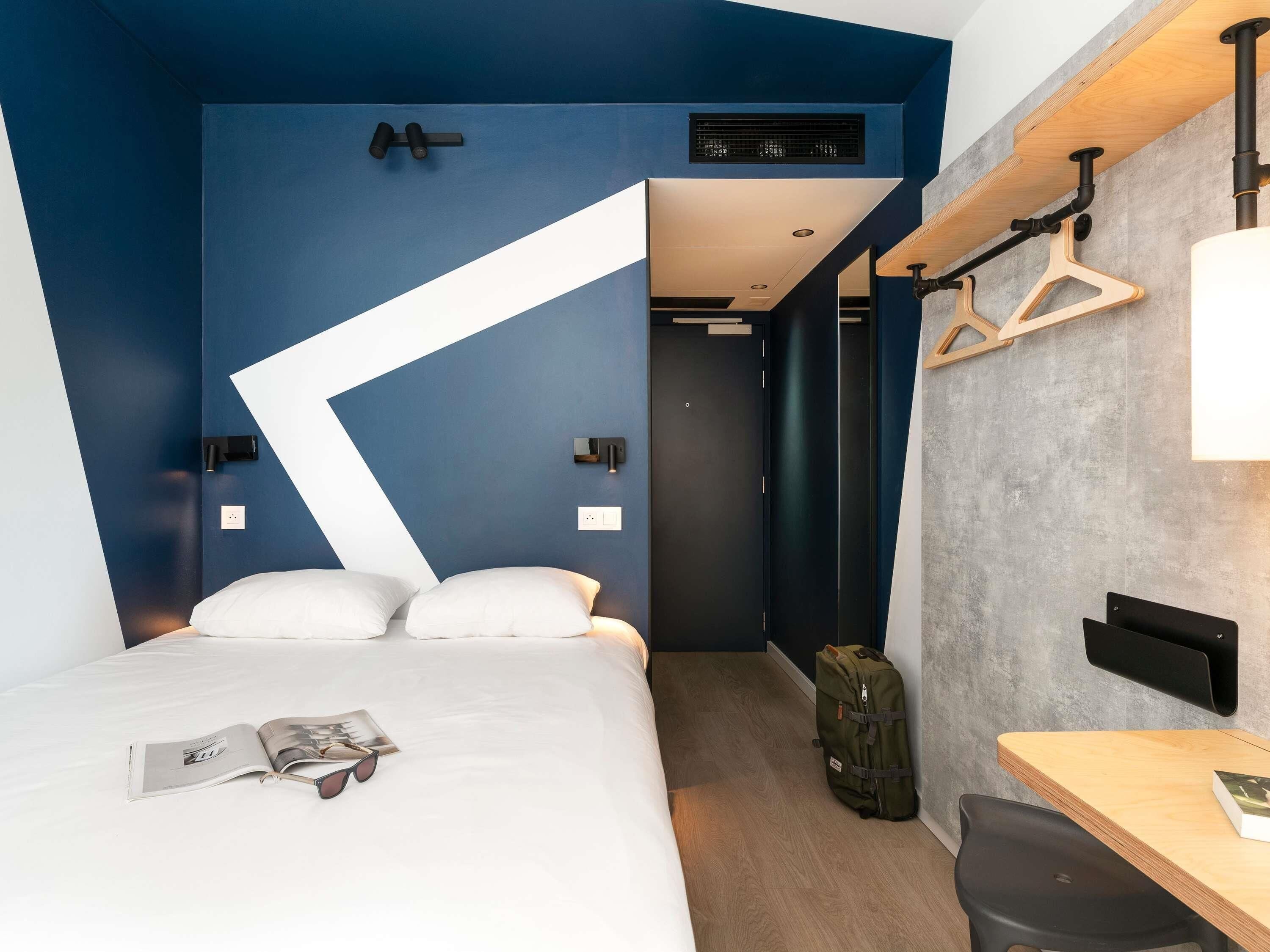 Habitación doble, 1 cama matrimonial | Cortinas blackout, insonorización, cunas gratuitas y wifi gratis 