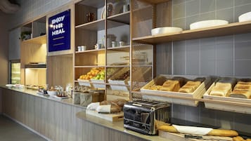 Petit déjeuner buffet (16 EUR par personne)