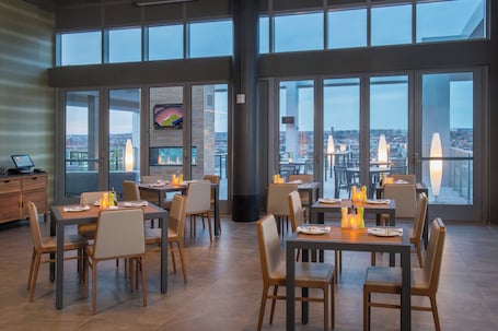 Serves dinner and happy hour