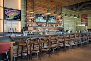 Serves dinner and happy hour - Residence Inn by Marriott Baltimore at The Johns Hopkins Medical Campus (Baltimore)