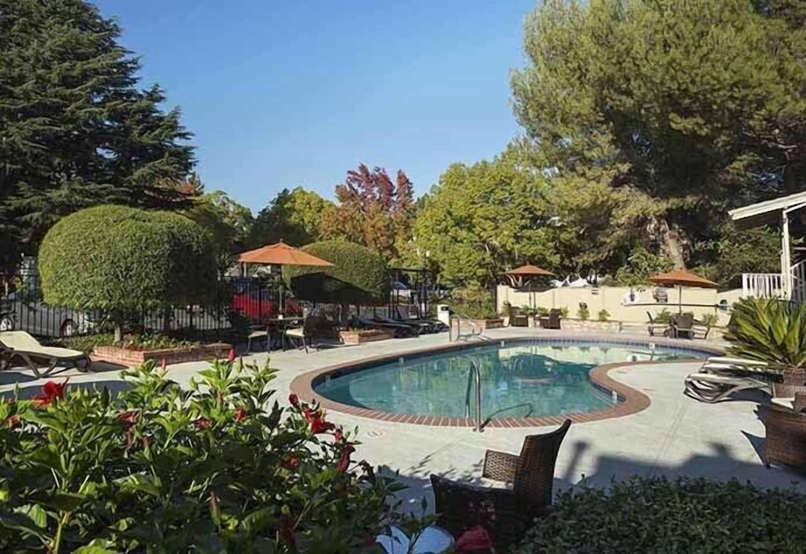 Photo - Country Inn Motel