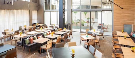 Petit déjeuner continental servi tous les jours en supplément