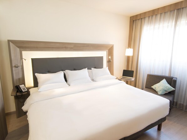 Zimmersafe, Verdunkelungsvorhänge, schallisolierte Zimmer