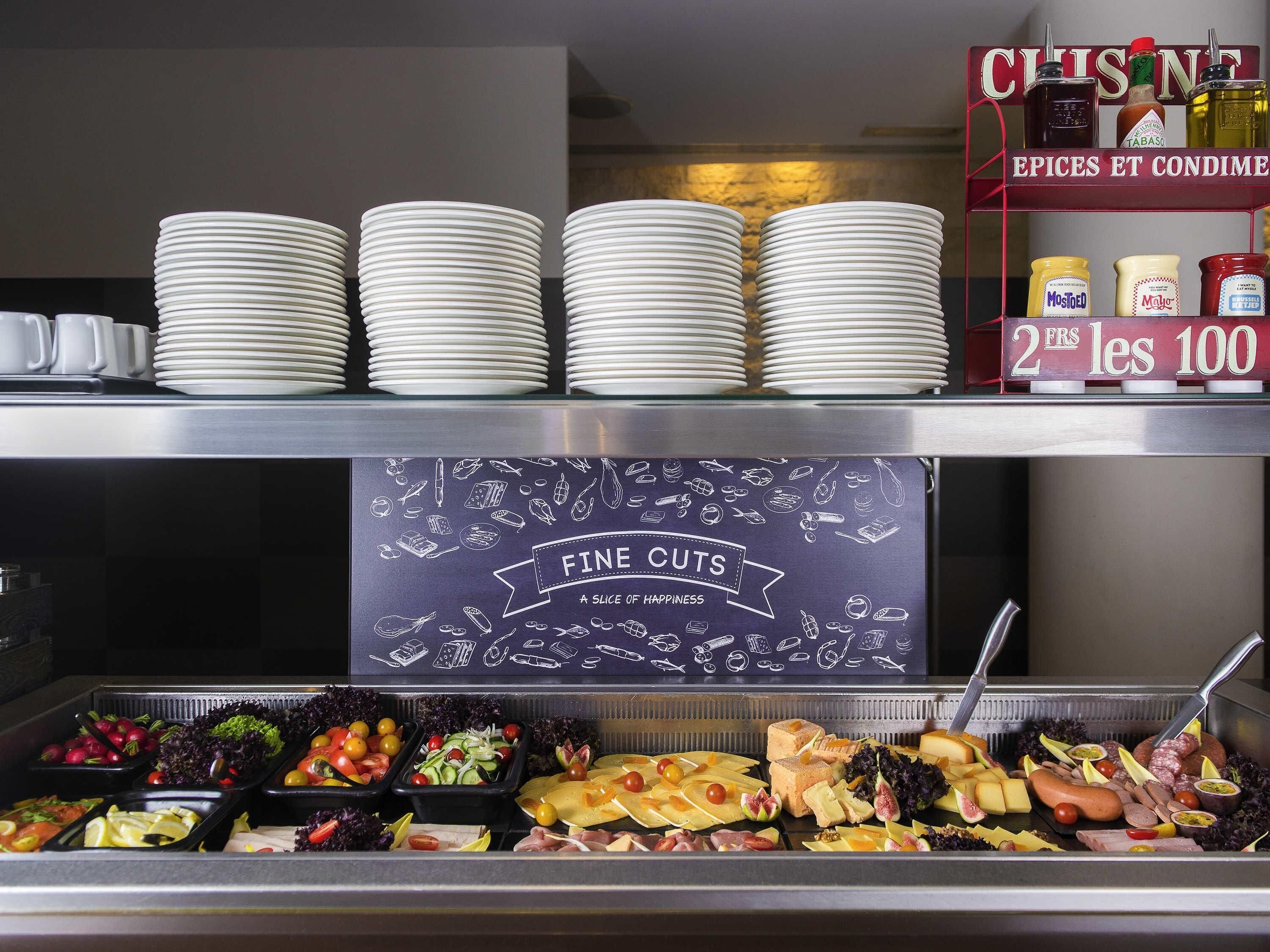 Desayuno buffet (BRL 71 por persona) 