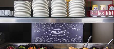 อาหารเช้าแบบบุฟเฟ่ต์ทุกวัน (BRL 71 ต่อคน)