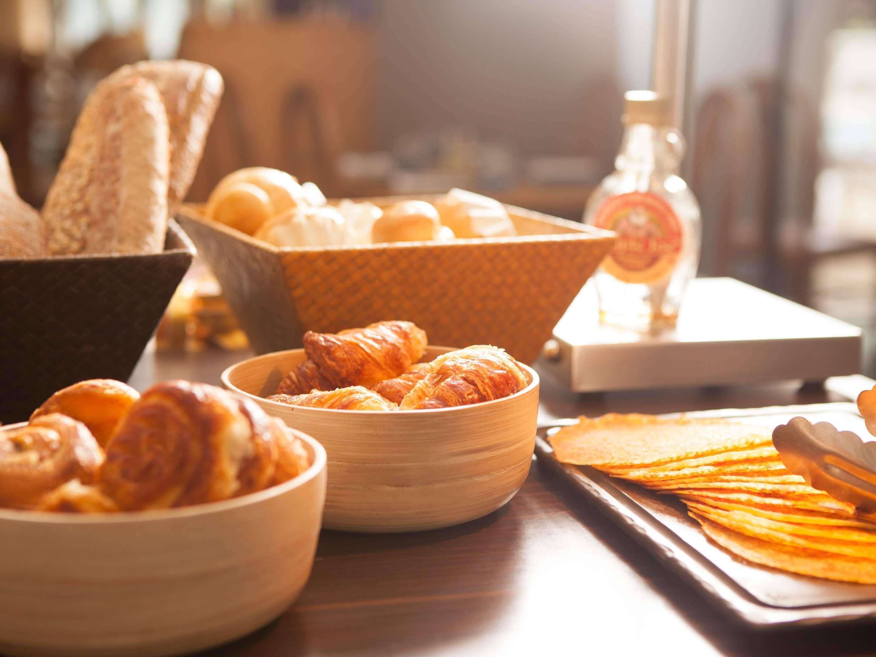 Daily continental breakfast for a fee
