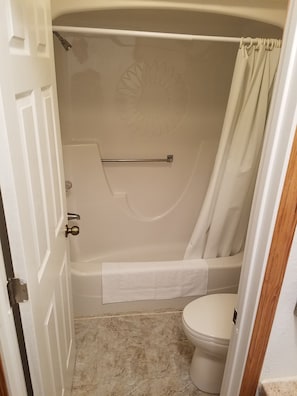 Bathroom - Moorcourt Motel (Moorcroft)
