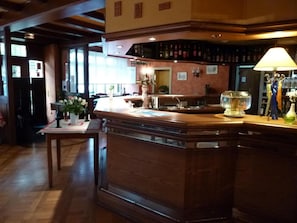 Bar (in der Unterkunft)