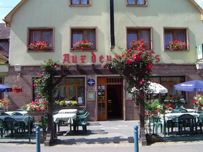Property entrance - Hotel aux deux clefs (Marmoutier)