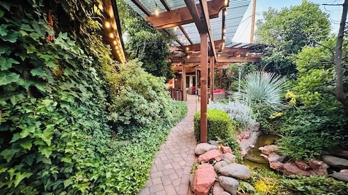 Lantern Light Inn - Romantic Getaway