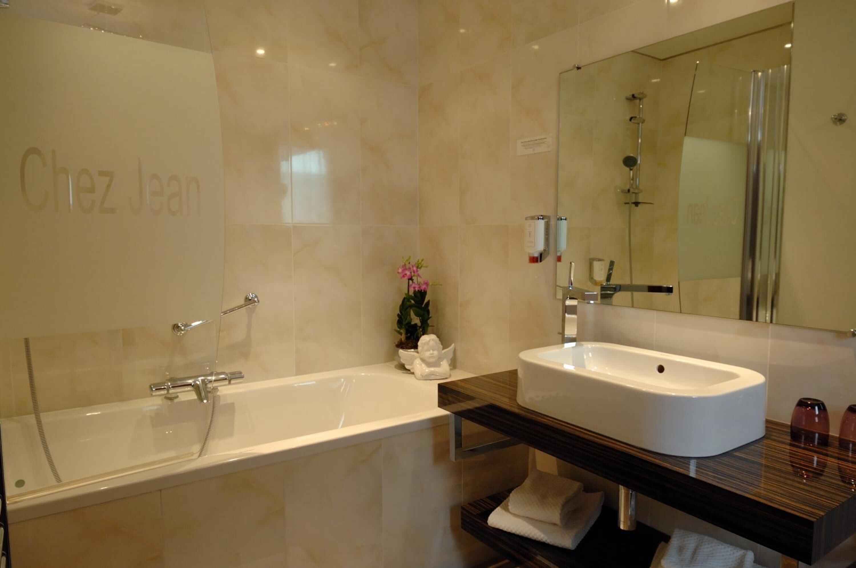 deep-soaking bathtub, free toiletries, hair dryer, towels