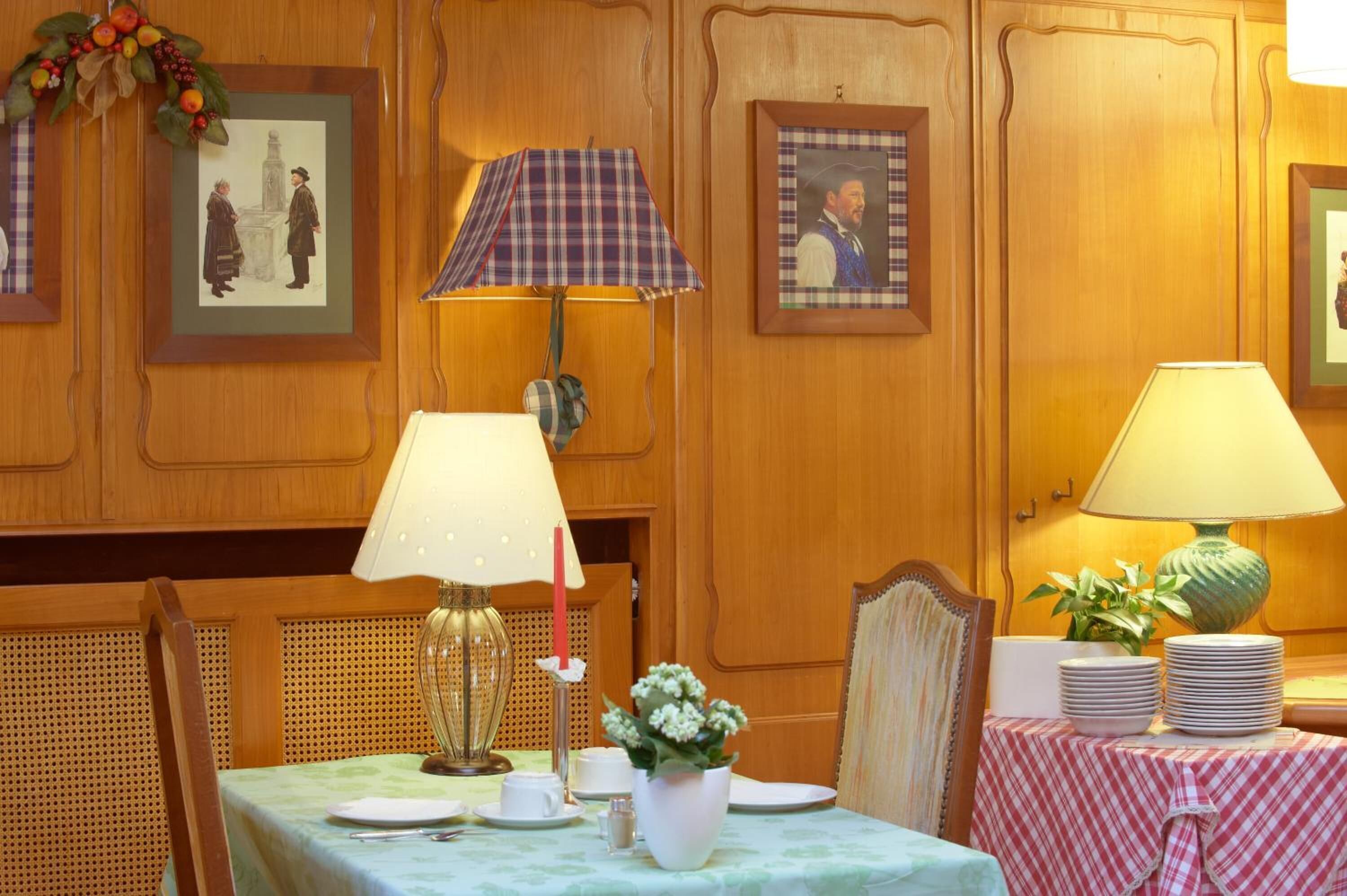 breakfast, lunch, dinner served; local cuisine