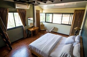 4 bedrooms, desk, blackout drapes, soundproofing