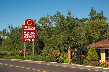 Fachada da propriedade