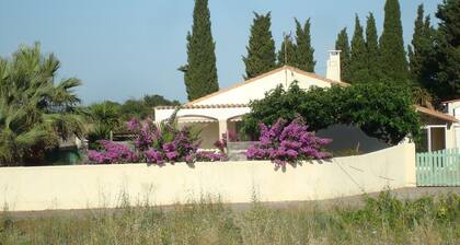CUXAC D'AUDE Grand Appartement avec jardin
loué du samedi au samedi uniquement