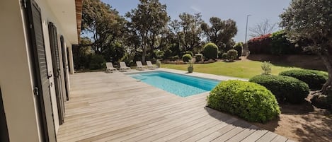 Piscine extérieure, piscine chauffée