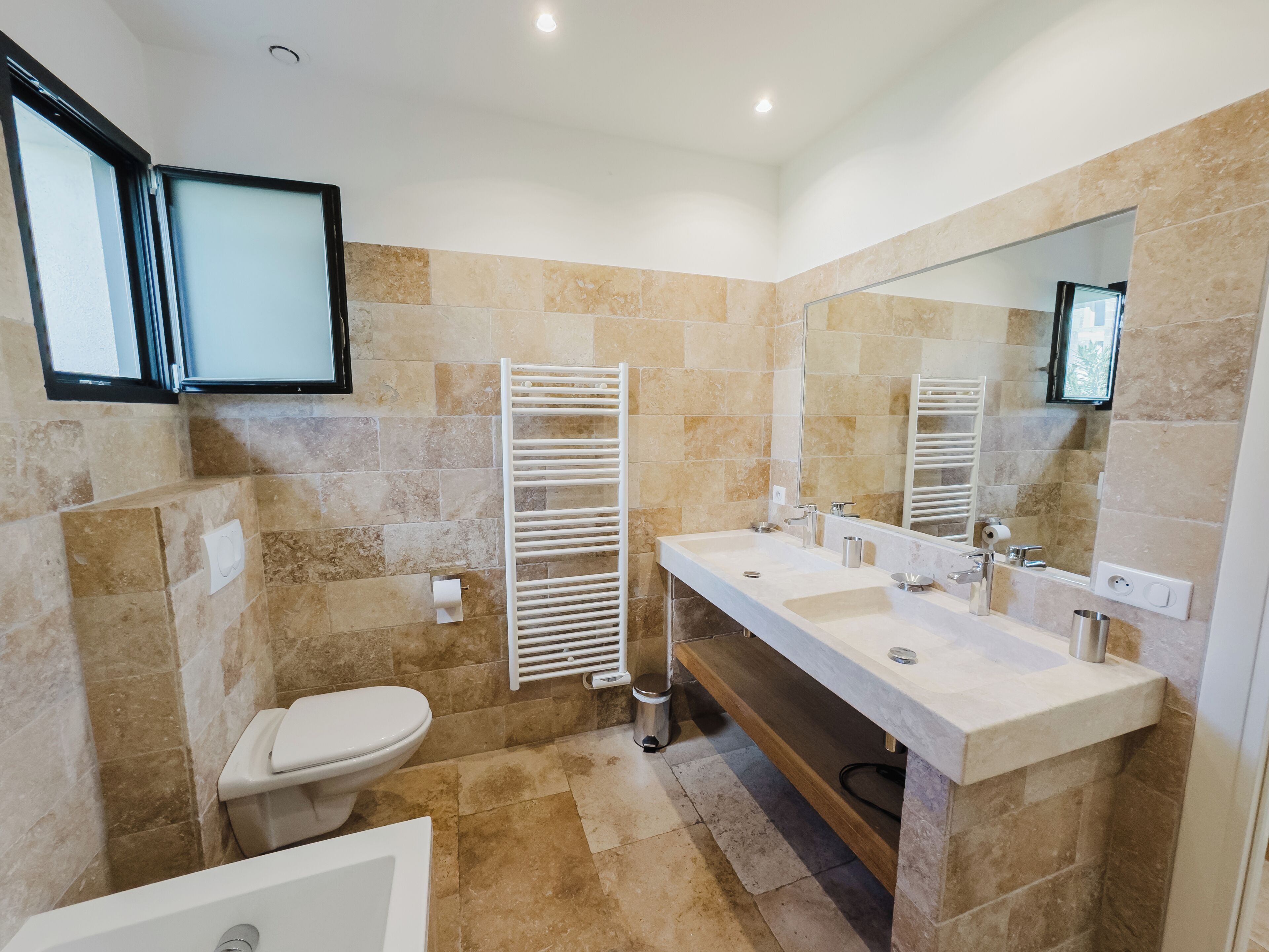 Badekar og hårføner