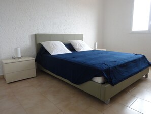 3 bedrooms, iron/ironing board, free WiFi