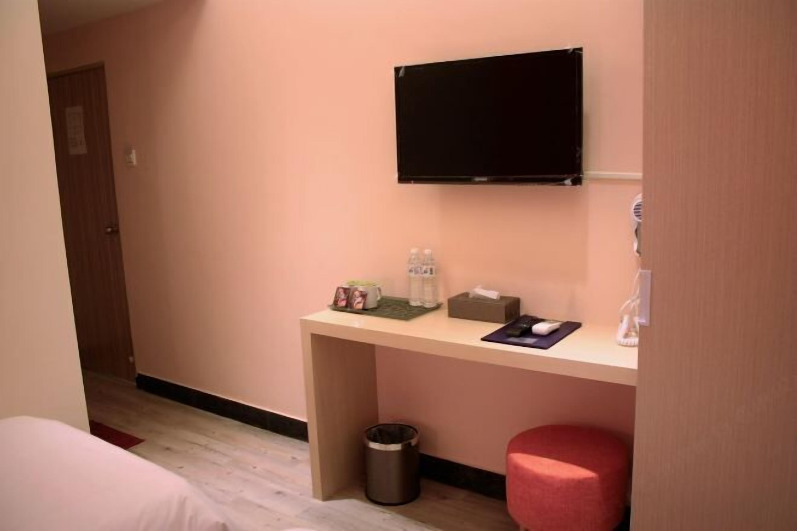 Desk, blackout curtains, free WiFi, bed sheets