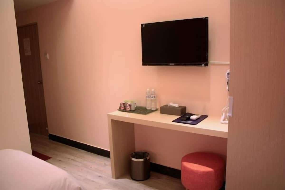 Schreibtisch, Verdunkelungsvorhänge, kostenloses WLAN, Bettwäsche