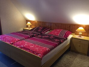 3 sovrum, värdeförvaringsskåp på rummet och strykjärn/strykbräda