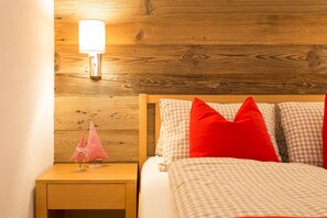 3 chambres, fer et planche à repasser, Wi-Fi gratuit, draps fournis