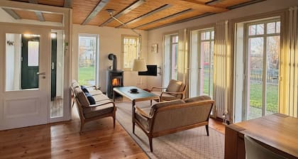 Spacious house with lake view, garden and rowing boat on the Beetzsee