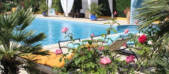 Atypical house in the south of Provence near Avignon, 4 persons