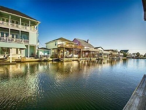 Fishing Ready** Jamaica Beach Waterfront Vacation Home