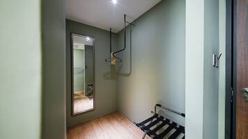 Premium bedding, in-room safe, blackout curtains, soundproofing