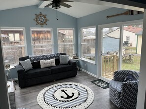 Smart TV, fireplace, DVD player, table football