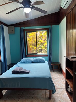 2 bedrooms, iron/ironing board, travel cot, free WiFi